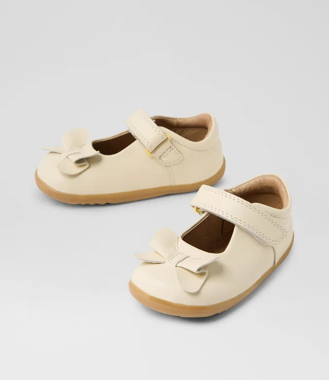 Bobux - Step Up - Bowyn Leather Flat Shoes