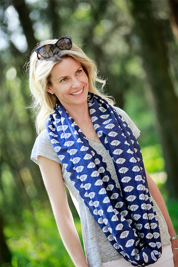 Kiss Kiss Hug Hug - Breast Feeding Scarf