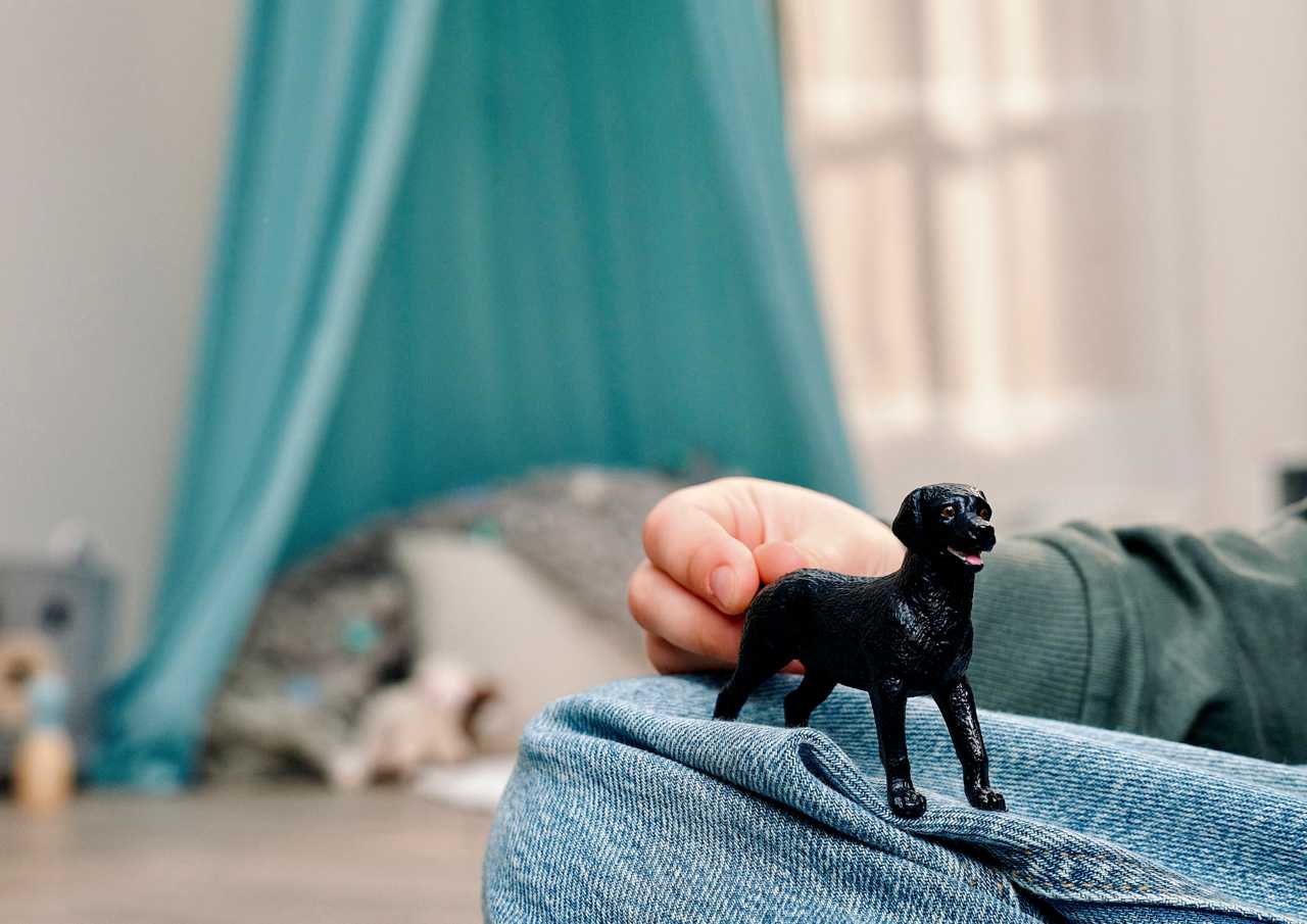 Schleich - Black Labrador Retriever Female