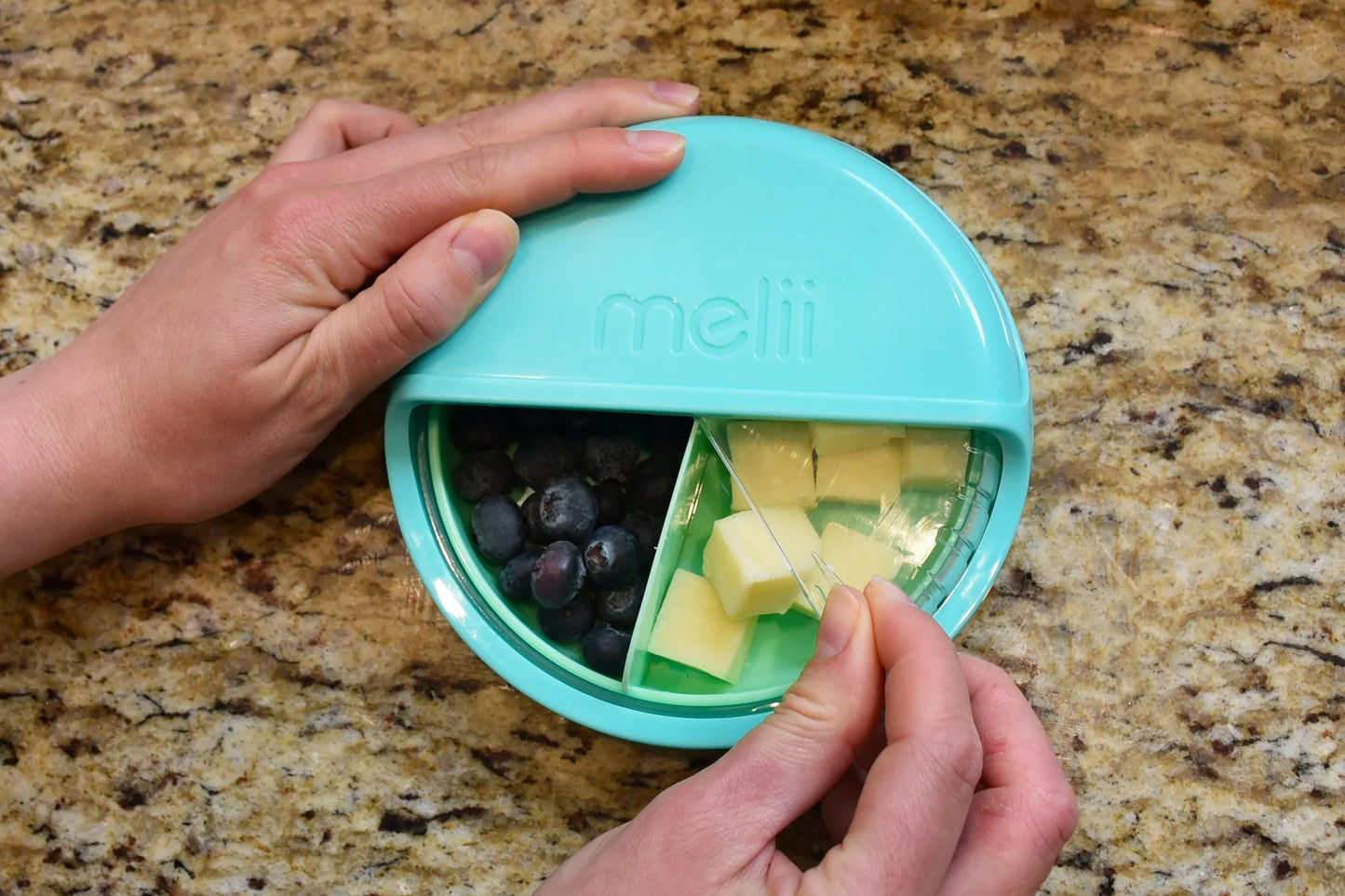 Melii - Luxe Spin Snack Container