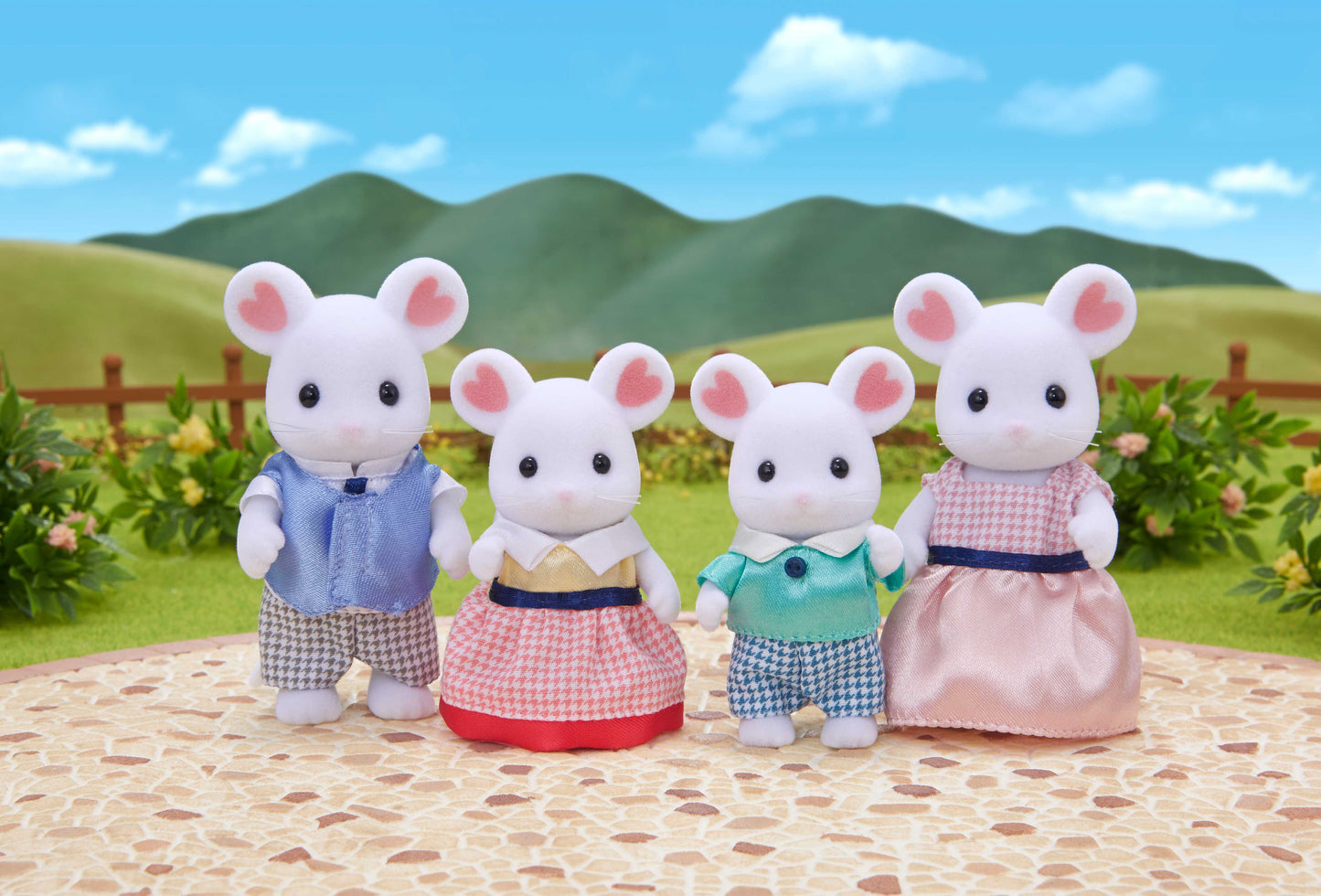 Sylvanian Families - Marshmallow Mouse Family