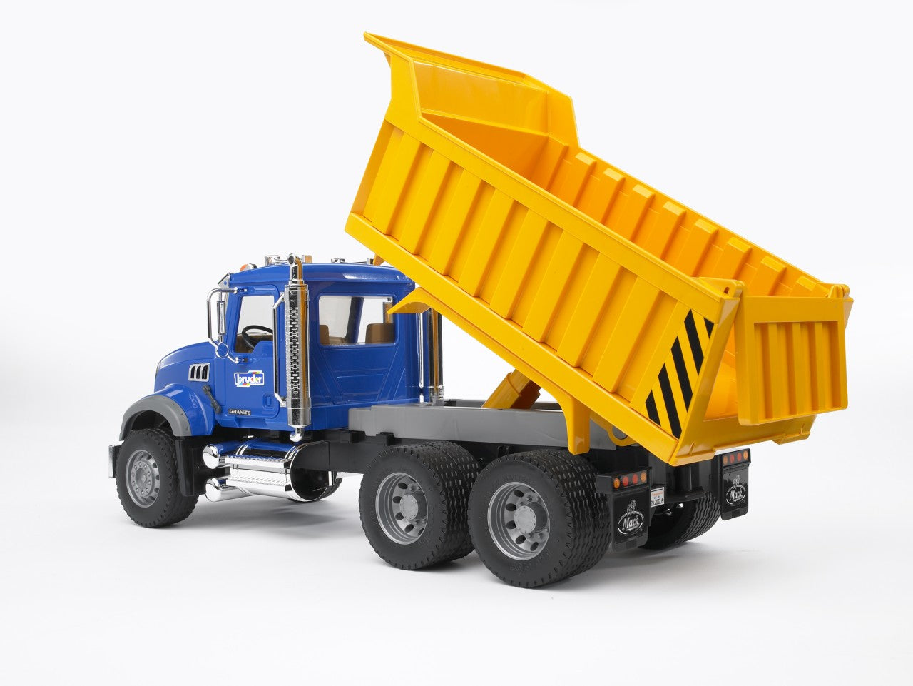 Bruder - MACK Granite Tip up Truck