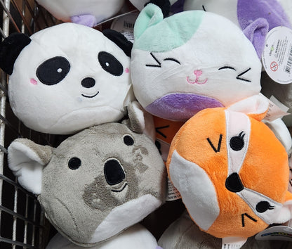 Momoko Plush Squish 10cm