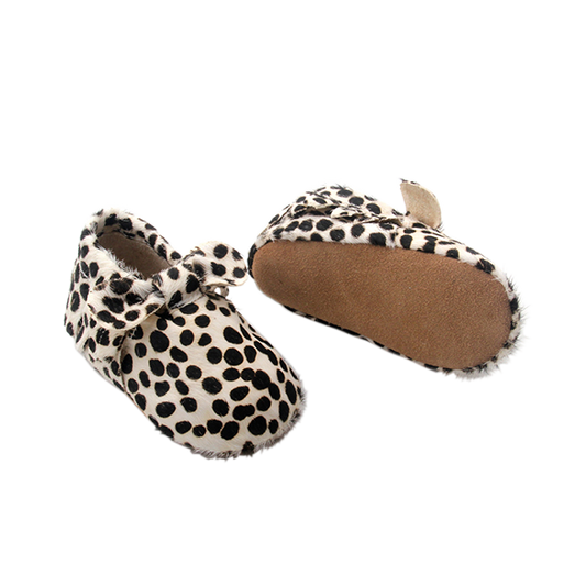 Wild Chase - Bow Moccasins size 0 ( 0-6mths)